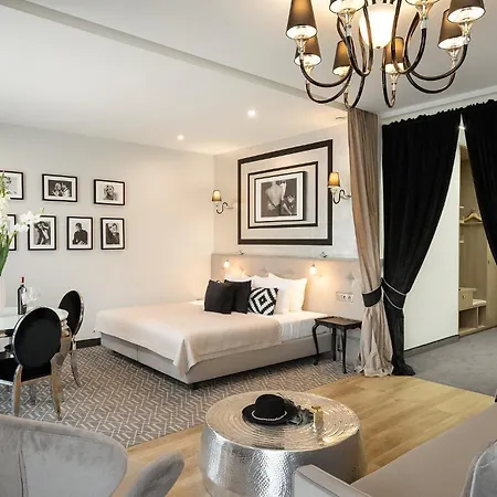 Atelia Hotel